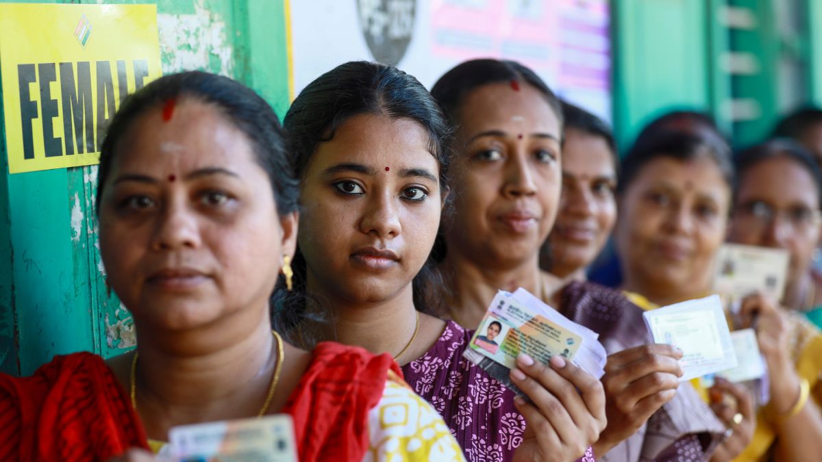 Tamil Nadu Assembly Election Live: राज्य की 234 सीटों पर मतदान जारी, 11 बजे तक 37.56% हुई वोटिंग