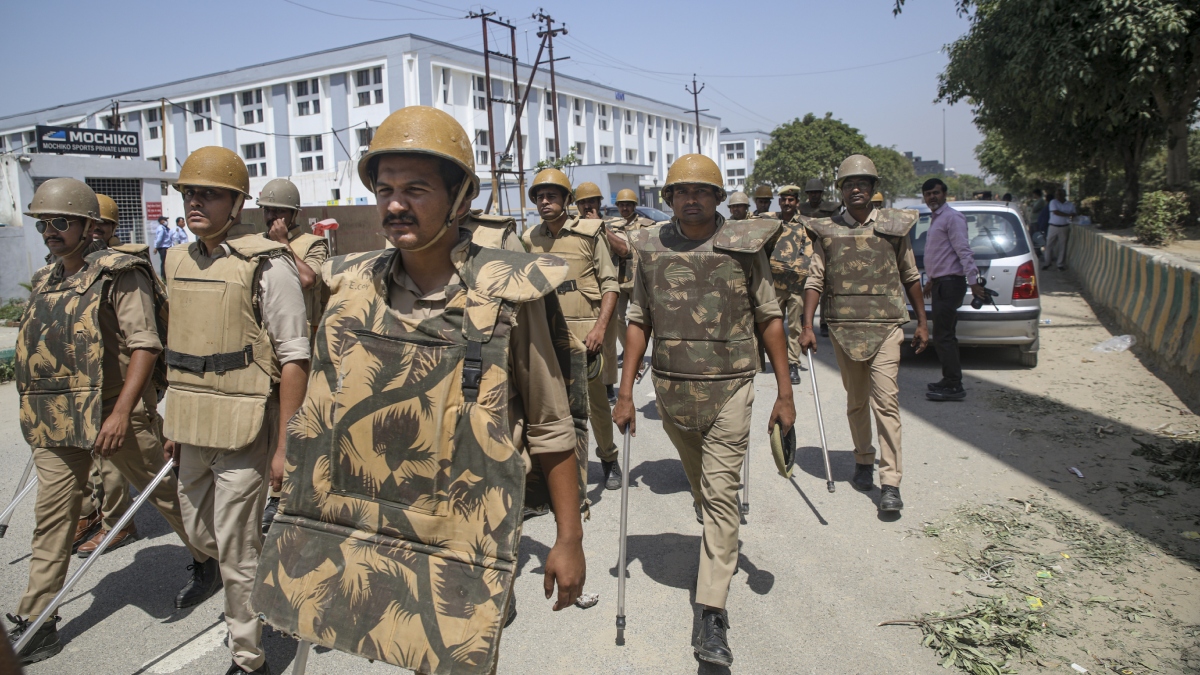 नोएडा में 30 अप्रैल से लेकर 8 मई तक धारा 163 लागू, हिंसा के बाद पुलिस अलर्ट मोड पर