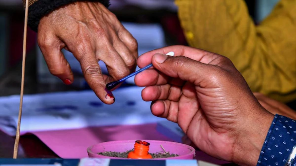 यूपी में पंचायत चुनाव पर कैसे और क्यों फंसा पेच? देरी की क्या है वजह, विस्तार से समझिए