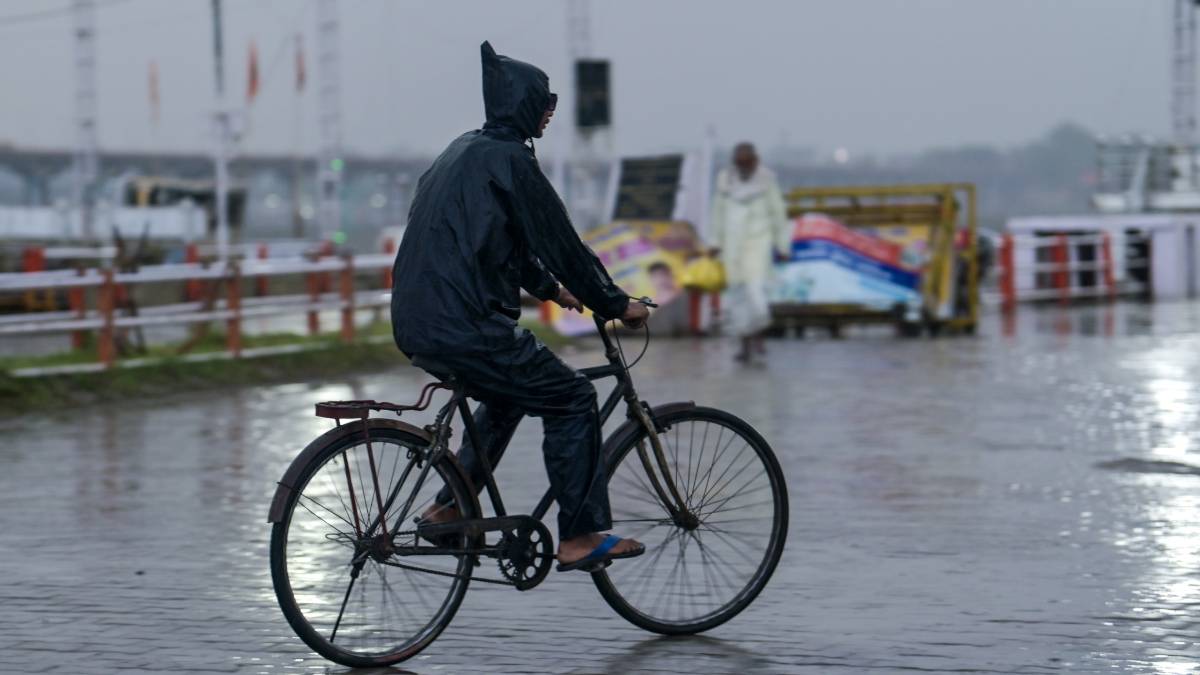 यूपी में फिर बिगड़ने वाला है मौसम, 3 दिन तक गरज के साथ बारिश-ओलावृष्टि का अलर्ट, 70 किमी की रफ्तार से चलेंगी हवाएं