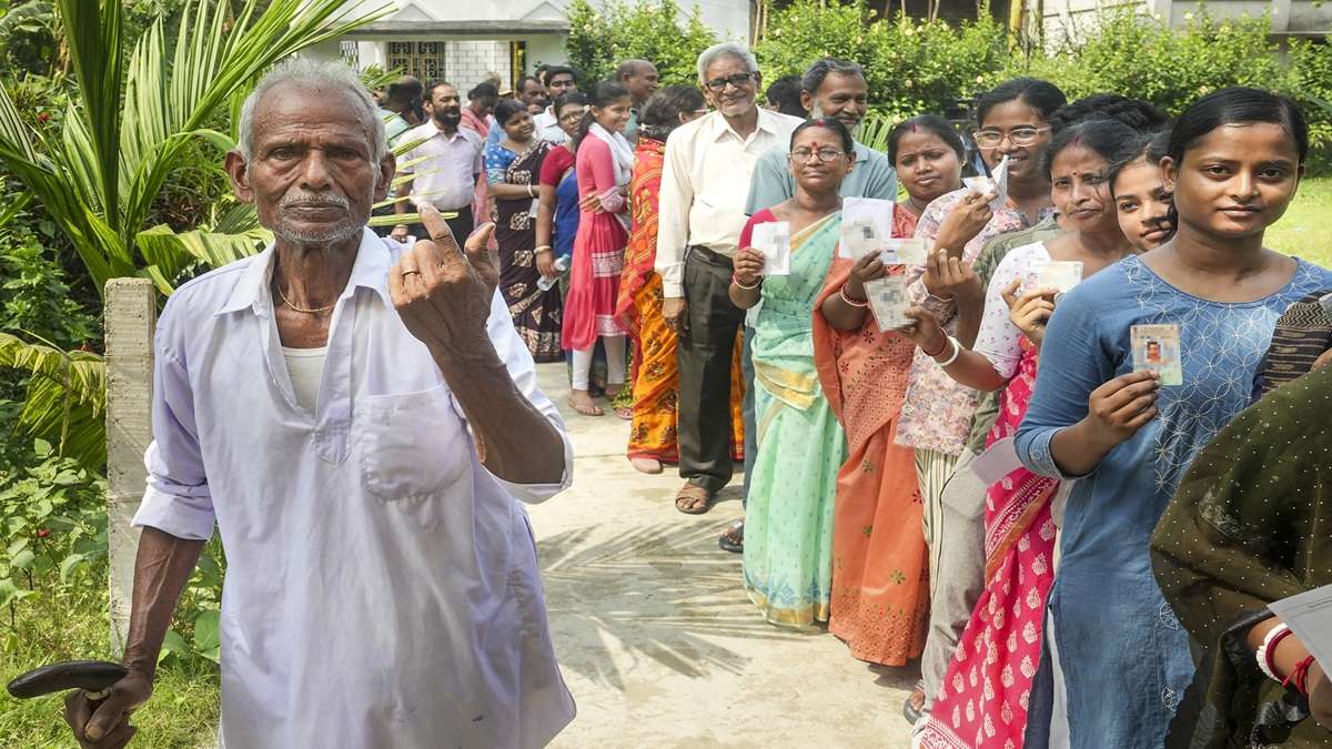 LIVE: बंगाल में दूसरे फेज के लिए 142 सीटों पर थोड़ी देर में वोटिंग, नदिया में BJP के पोलिंग एजेंट पर हमला