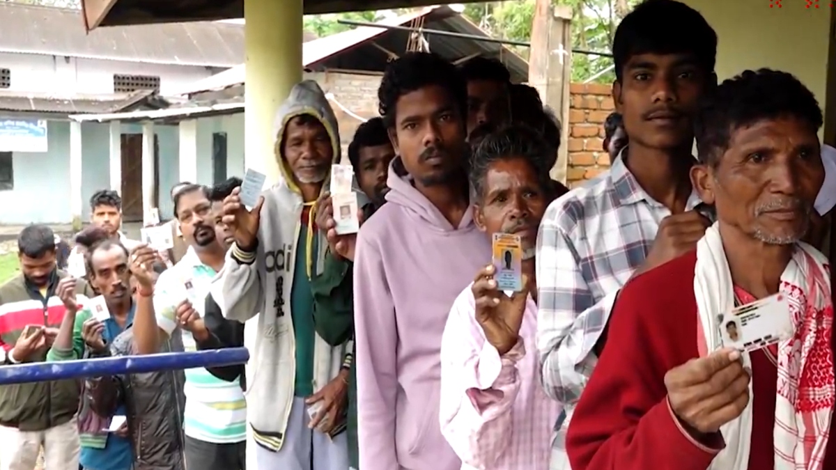 Assembly Election LIVE: असम, केरल और पुडुचेरी में विधानसभा चुनाव के लिए वोटिंग जारी, मतदान केंद्रों पर लंबी लाइनें