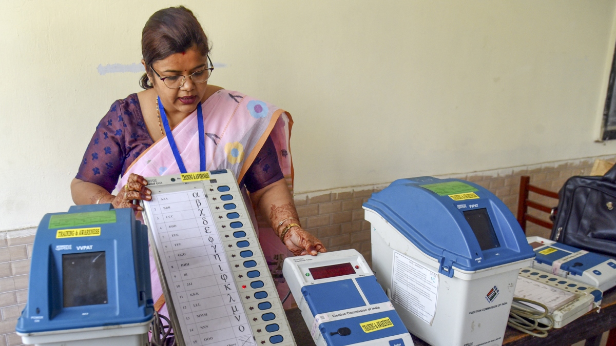 Assembly Election 2026 Live: पश्चिम बंगाल की 152 और तमिलनाडु की 234 सीटों पर वोटिंग, सिलीगुड़ी में मॉक पोलिंग शुरू