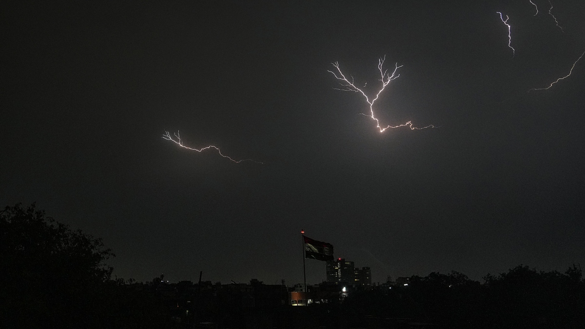 कश्मीर में भारी बारिश की चेतावनी, यूपी समेत 8 राज्यों में ऑरेंज अलर्ट, झारखंड-बिहार में ओलावृष्टि का डर