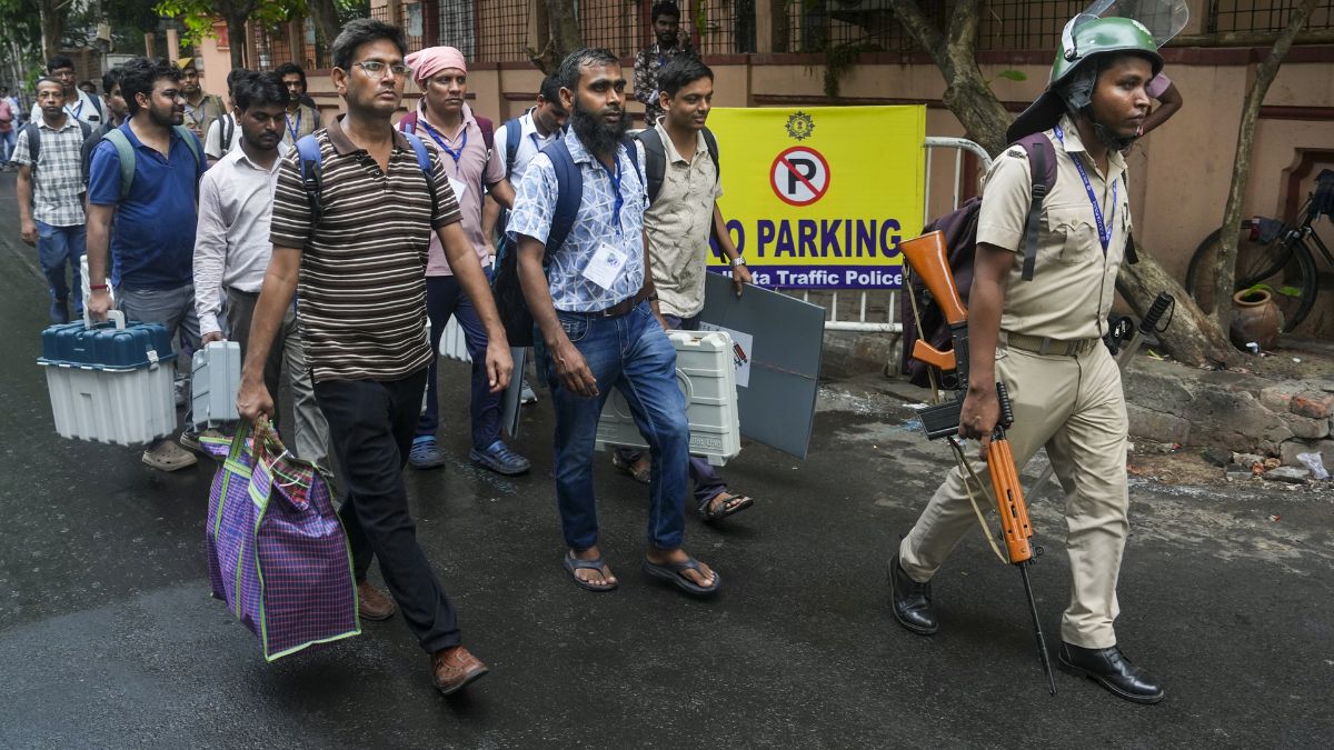 पश्चिम बंगाल विधानसभा चुनाव: 142 सीटों पर अब फाइनल वोटिंग, सुरक्षा के कड़े इंतजाम, 3.5 लाख जवान तैनात