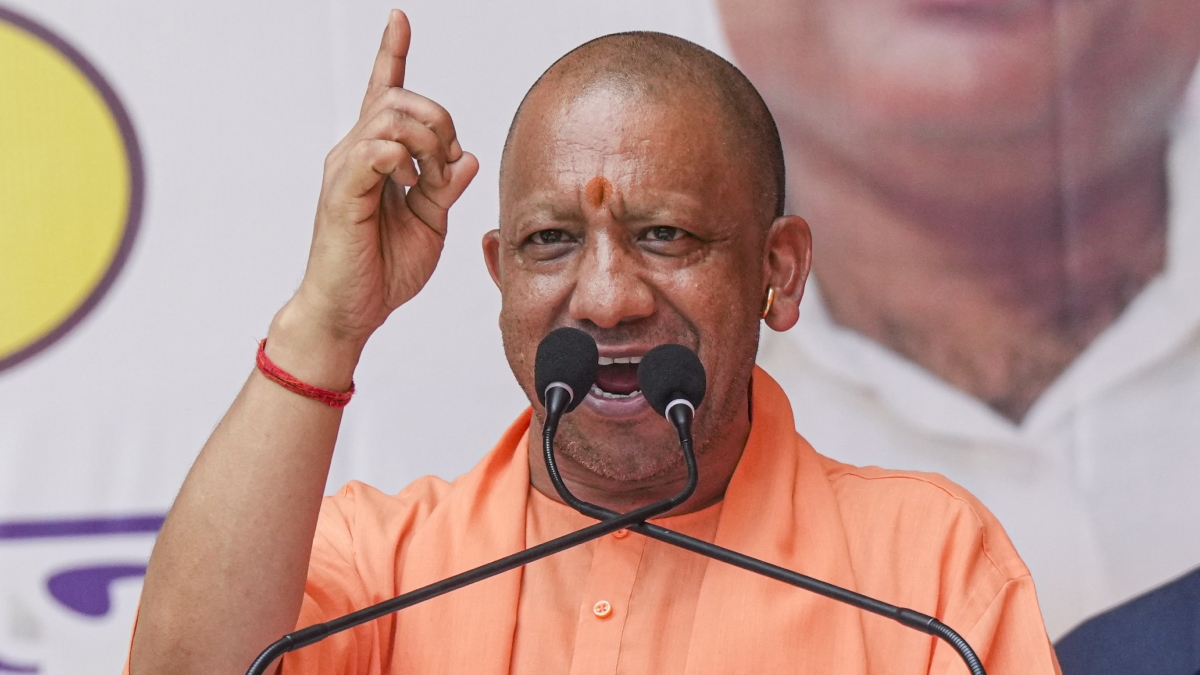 "बंगाल की धरती पर सिर्फ बांग्ला चलेगी, उर्दू नहीं", चुनावी रण में CM योगी ने ममता सरकार पर किया तीखा हमला