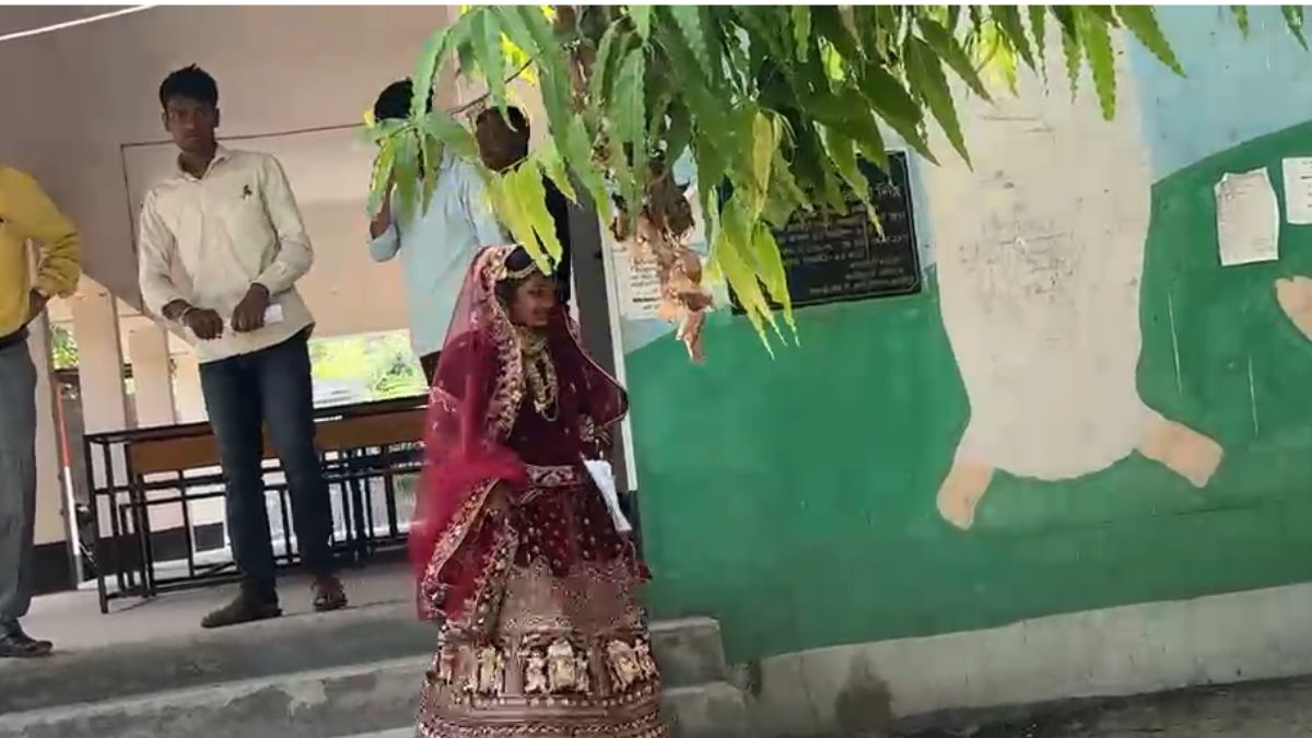 बिहार: शादी के मंडप से उठकर परीक्षा देने पहुंची दुल्हन, इंग्लिश में हो गई थी फेल, VIDEO आया सामने