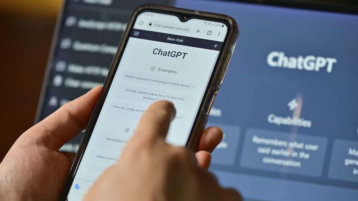 ChatGPT वाली कंपनी ला रही दुनिया का पहला AI Phone, प्रोसेसर की डिटेल आई सामने