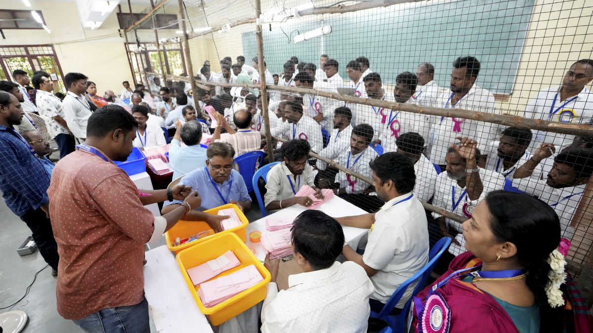 Assembly Election Result 2026 Live Updates: पश्चिम बंगाल-असम में बीजेपी ने बनाई बढ़त, तमिलनाडु में आई TVK की आंधी
