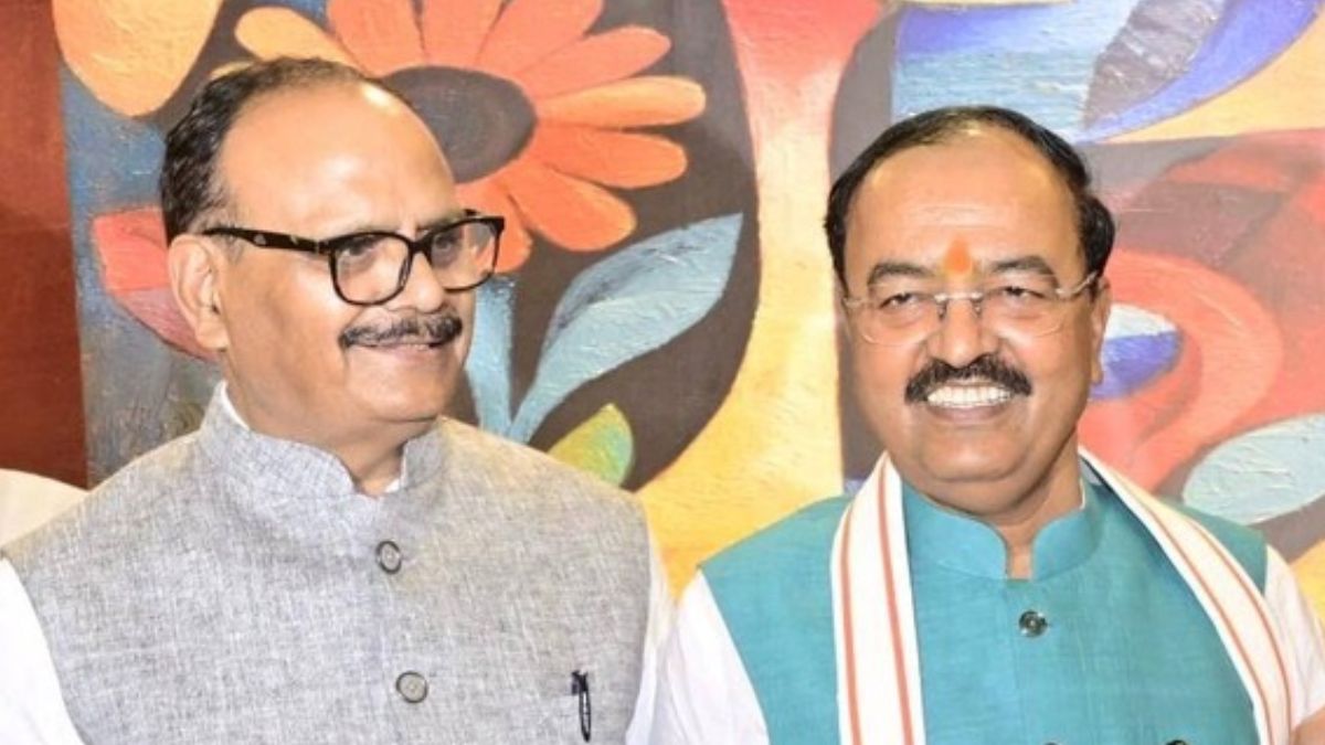 यूपी के डिप्टी CM केशव प्रसाद मौर्य और ब्रजेश पाठक की फ्लाइट हुई डायवर्ट, उतरना था यूपी लेकिन भोपाल में हुई लैंडिंग