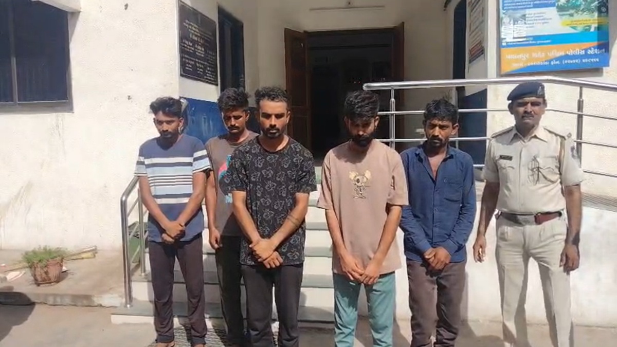 गुजरात: पत्नी पसंद नहीं थी तो पति ने उसे 50 हजार में दूसरे आदमी को बेचा, दोस्तों ने पिंजरे में बंद करके रेप भी किया