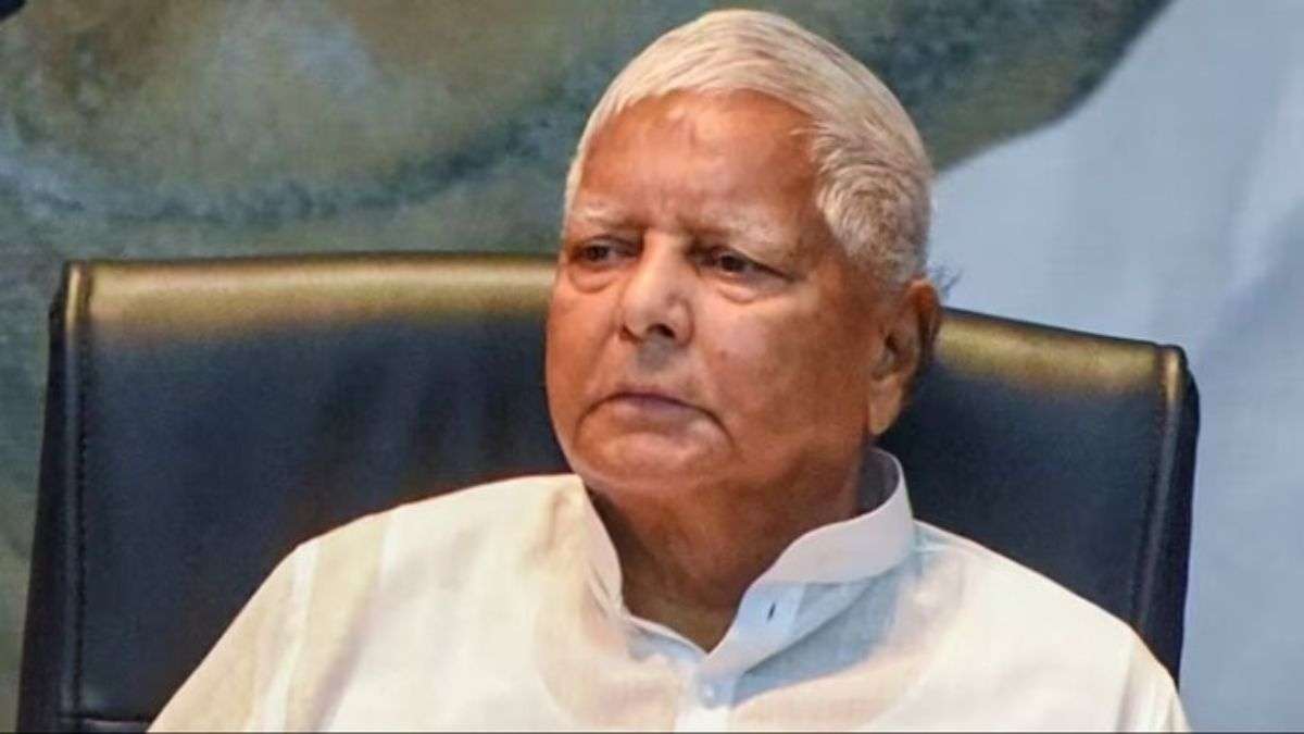 बिहार: लालू प्रसाद यादव जाएंगे सिंगापुर, तेजस्वी के बेटे का जन्मदिन मनाने के बाद करेंगे विदेश यात्रा, जानें वजह