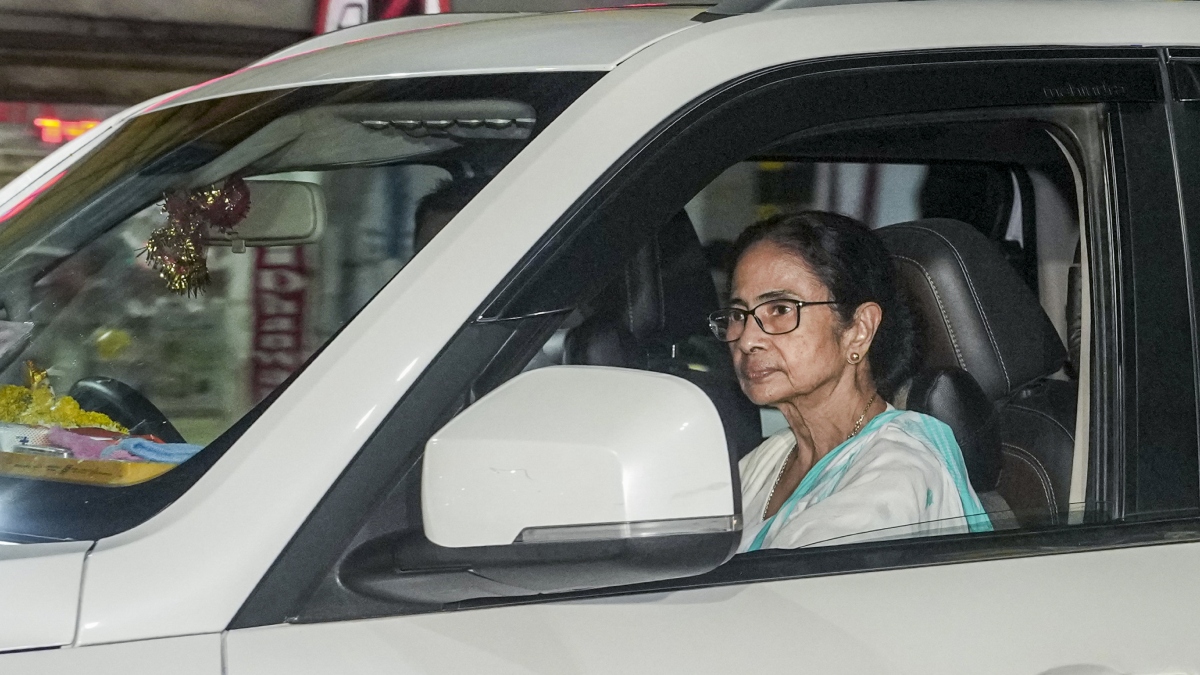 पश्चिम बंगाल विधानसभा चुनाव में ममता के 9 मंत्रियों को मिली करारी हार, बीजेपी की लहर में नहीं बचा पाए सीट