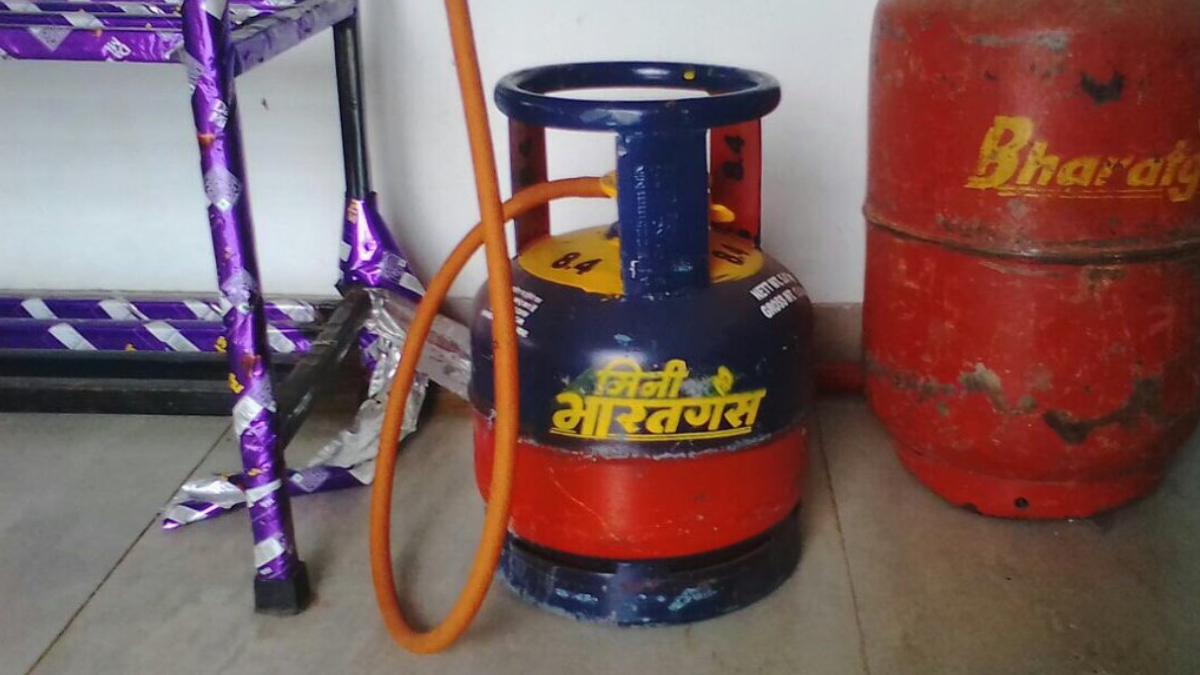छोटू सिलेंडर भी हो गया महंगा, 261 रुपये बढ़ी कीमत; जानिए अब कितने का मिलेगा 5 किलो वाला सिलेंडर