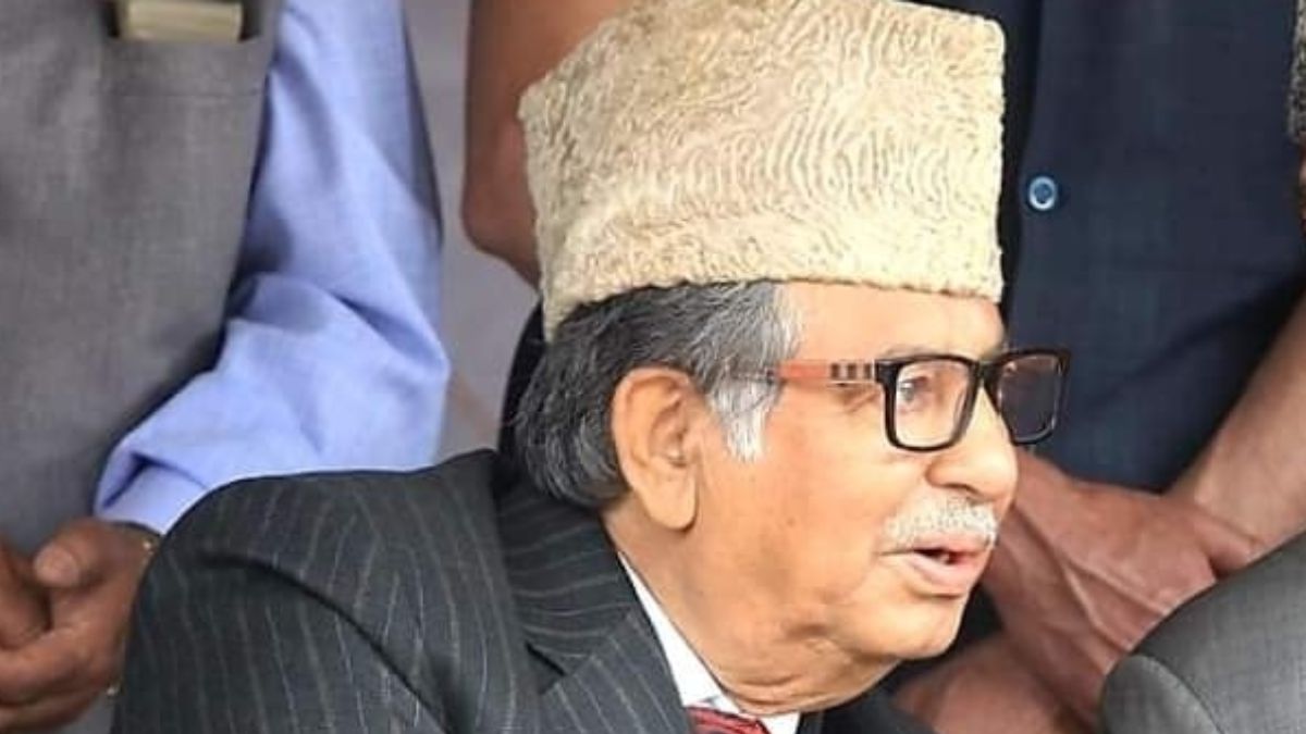 कांग्रेस विधायक की पत्नी और बेटे के खिलाफ FIR दर्ज, सरकारी अस्पताल पर लगा दिया था ताला