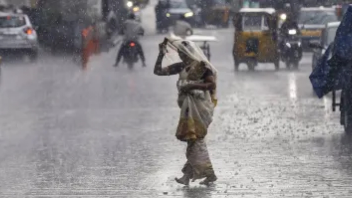 भीषण गर्मी की चपेट में दिल्ली-UP, बिहार-झारखंड में भारी बारिश की चेतावनी, जानें अन्य राज्यों का हाल