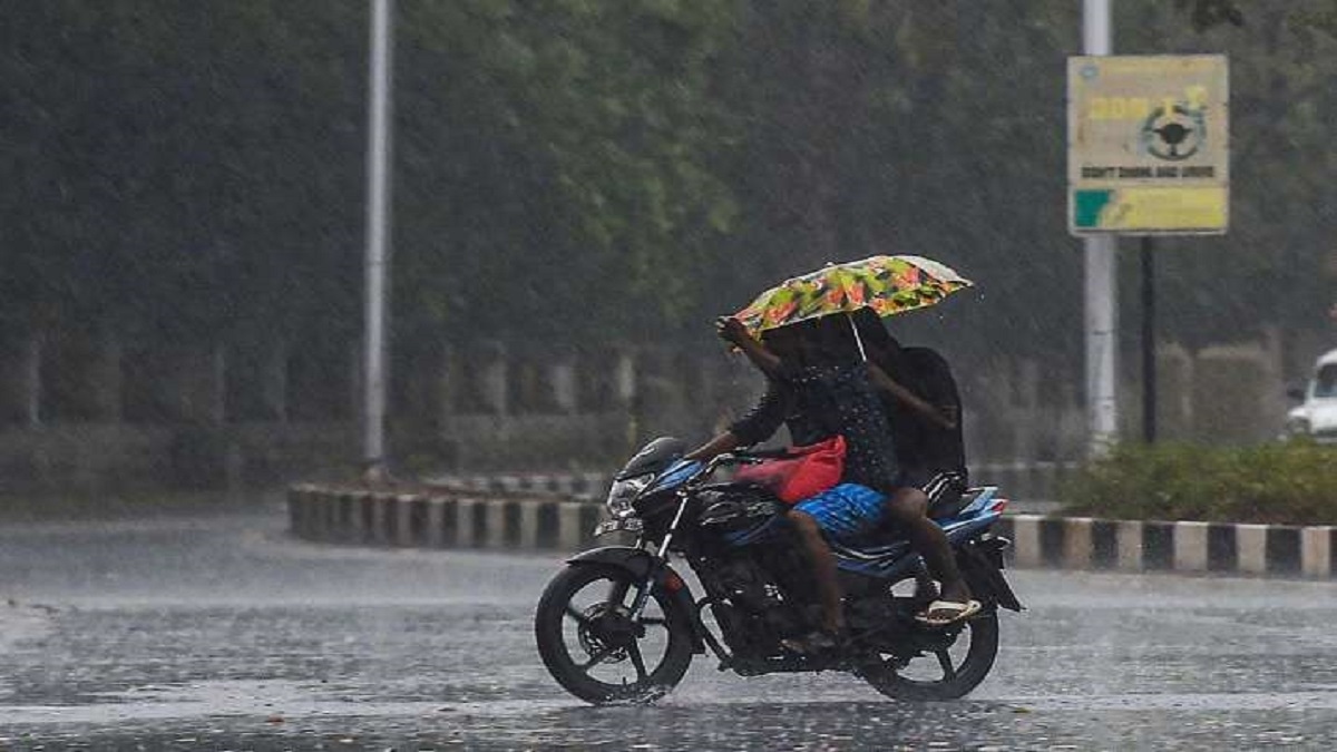 भीषण गर्मी के बीच राहत की खबर, तेज हवाओं के साथ होगी बारिश और गिरेंगे ओले, दिल्ली समेत इन जगहों के लिए अलर्ट जारी