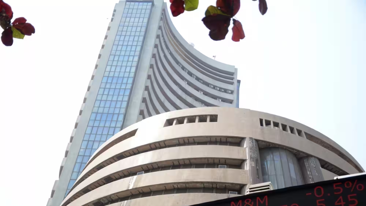 Share Market Closing: शेयर बाजार में आई बंपर तेजी, सेंसेक्स 940 अंक उछला; निफ्टी 24,350 के करीब