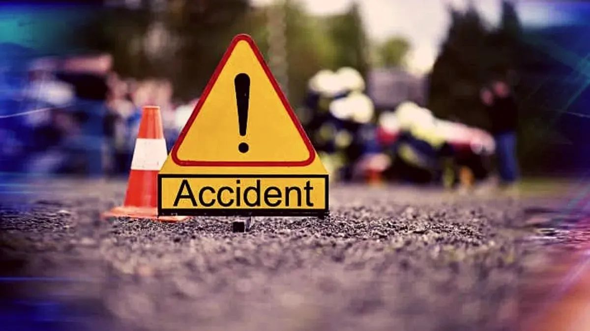 यूपी: घर के बाहर सो रहे पूरे परिवार को डंपर ने रौंदा, 4 की मौत; महिला घायल
