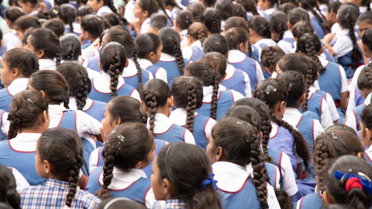 मजदूर दिवस पर इन राज्यों में स्कूलों की है छुट्टी, जानें आपके राज्य में 1 मई को स्कूल खुलेंगे कि बंद रहेंगे