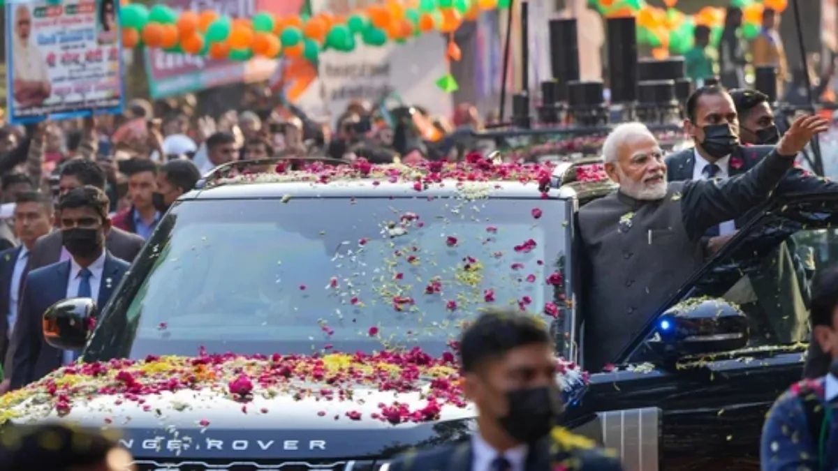 PM मोदी के बेंगलुरु दौरे से पहले मिली थीं जिलेटिन छड़ें, सुरक्षा में लापरवाही को लेकर 6 पुलिसकर्मी सस्पेंड
