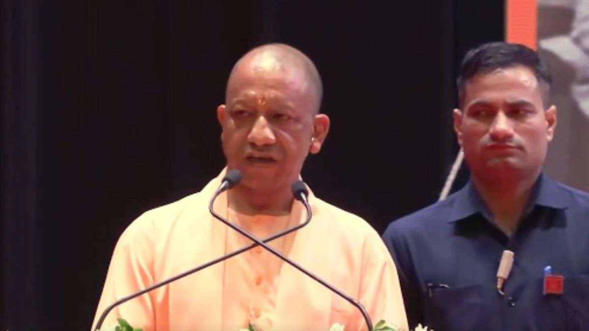 शिक्षा मित्रों को 'ट्रेड यूनियन शैली' छोड़नी चाहिए; CM योगी आदित्यनाथ ने ऐसा क्यों कहा