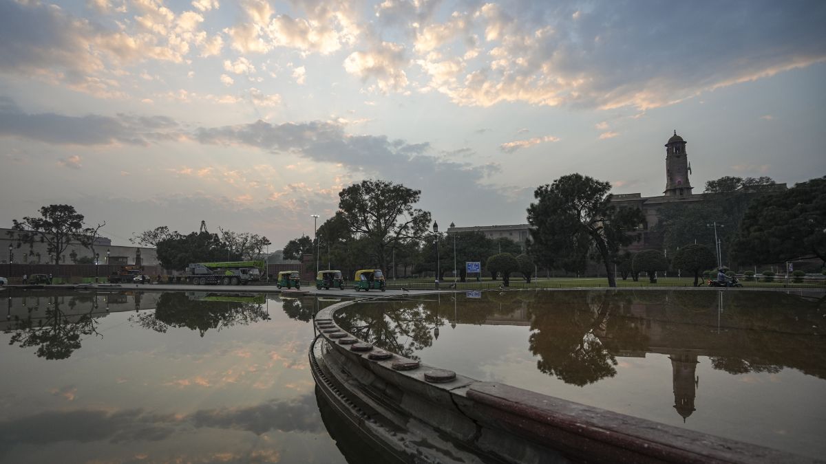 छंटते बादल फिर छाएंगे! उत्तर भारत में कुछ दिन की राहत, फिर शुरू होगा आंधी-बारिश का दौर, IMD ने किया अलर्ट