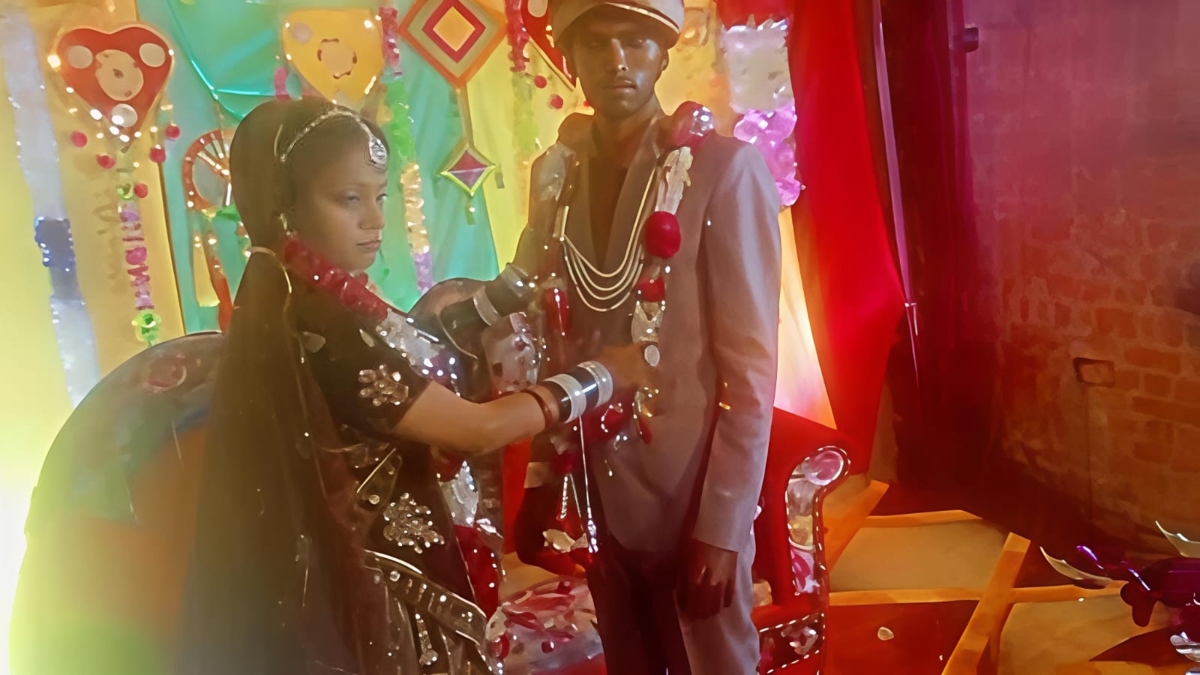 शादी के 18 दिन बाद प्रेमी संग फरार हुई नई दुल्हन, पति ने कहा- "उधार लेकर शादी की थी, बर्बाद हो गया"