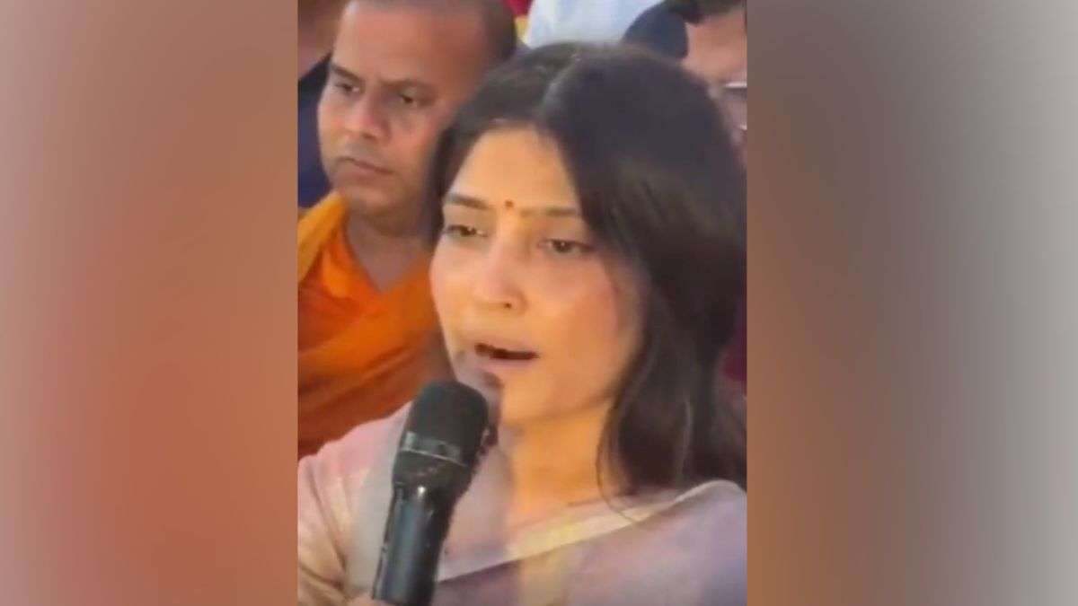 यूपी: बेटी अदिति यादव के खिलाफ इंटरनेट पर चल रहे विवादित कैंपेन पर सामने आया मां डिंपल यादव का बयान, जानें क्या कहा