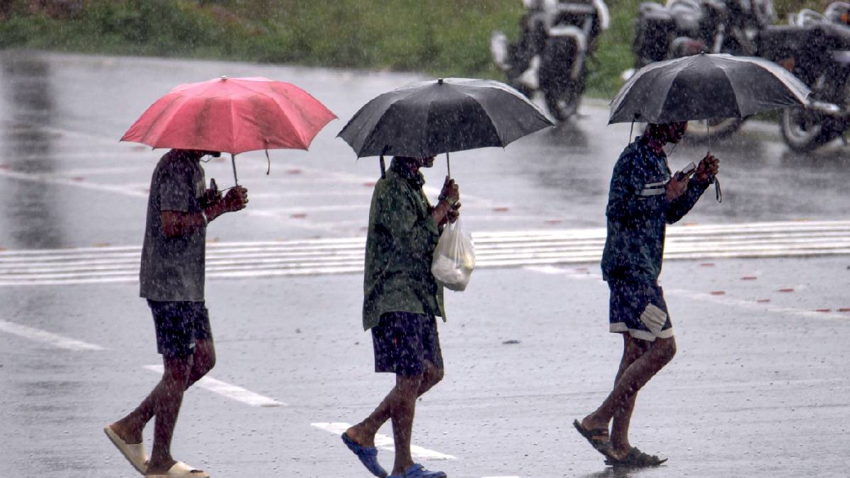 केरल में कल पहुंचेगा मानसून, 15 से ज्यादा राज्यों में आंधी-तूफान के साथ बारिश की चेतावनी; गिर सकते हैं ओले