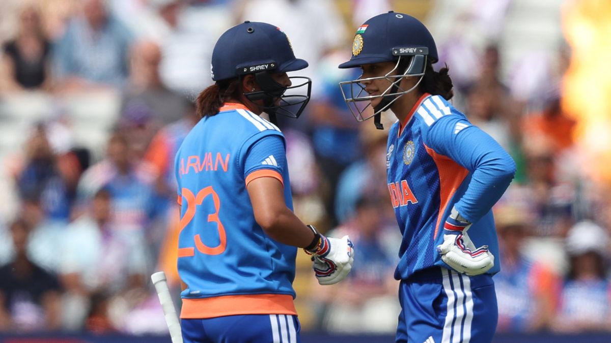 IND vs PAK Live Score: टीम इंडिया को लगा चौथा झटका, स्मृति के बाद अब भारती भी लौटी पवेलियन
