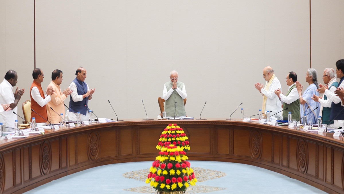 LIVE: पंडित नेहरू से आगे निकले PM मोदी, कार्यकाल का आज 4399वां दिन; कैबिनेट मीटिंग में प्रधानमंत्री का अभिनंदन