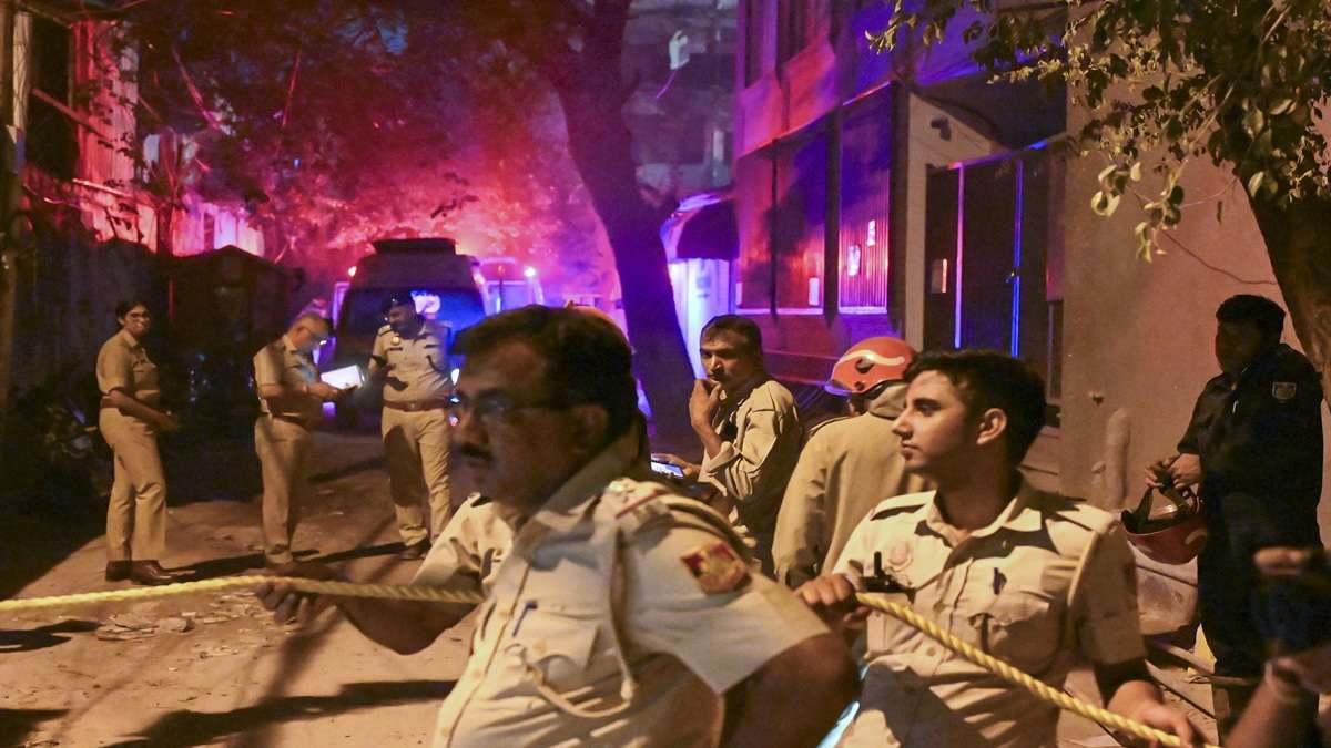 दिल्ली के न्यू उस्मानपुर में 17 साल के लड़के को चाकुओं से गोदा, अभिषेक पर टूट पड़े 15 हैवान