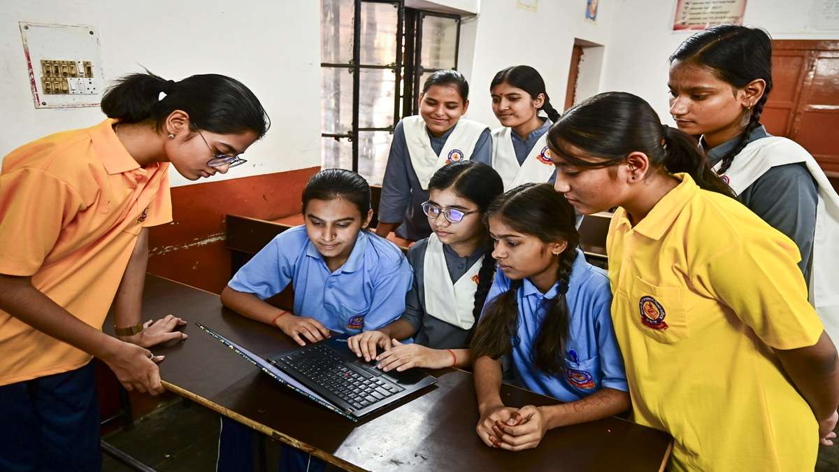 1 जून को भी धोखा? CBSE का री-इवैल्यूएशन पोर्टल अभी तक ठप, फिर बढ़ी 12वीं के छात्रों की परेशानी