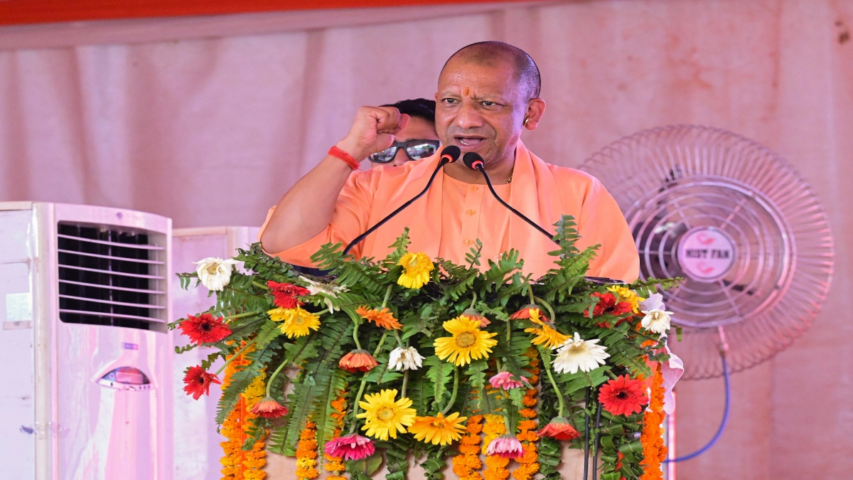 यूपी के सीएम योगी आदित्यनाथ को मायावती ने दी बधाई, सुबह सुबह भेजा "हैप्पी बर्थडे" का संदेश