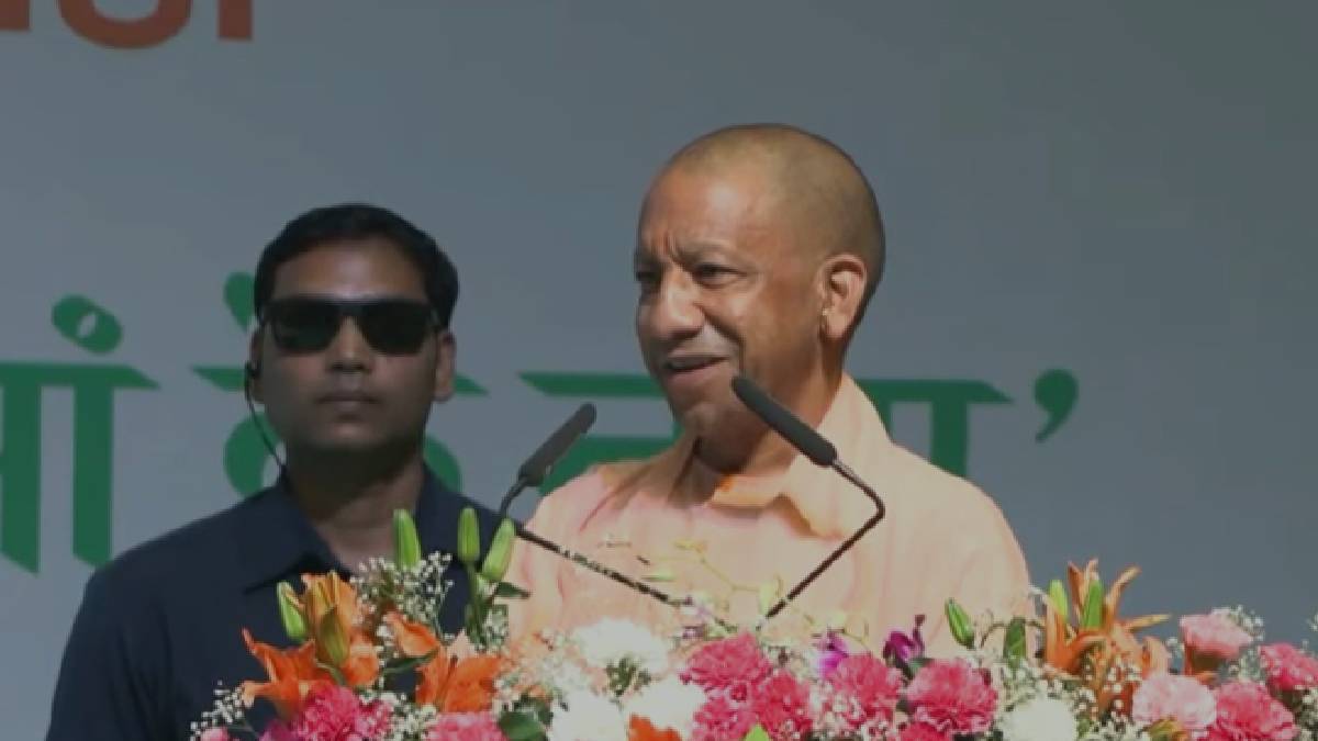 ' ...कोई टोंटी चोरी कर ले रहा', कहते ही मुस्कराने लगे CM योगी आदित्यनाथ, वीडियो में सुनें क्या कुछ कहा