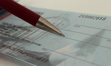 Five Points: Cheque भरते समय रखिए ये बातें ध्यान, नहीं तो हो जाएगा बाउंस Five Points: Cheque भरते समय रखिए ये बातें ध्यान, नहीं तो हो जाएगा बाउंस- India TV Paisa