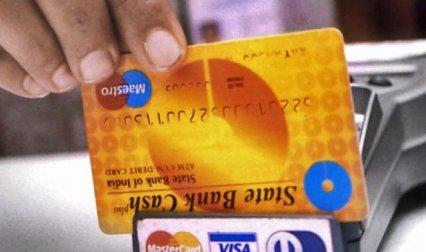 SBI एटीएम की सुरक्षा में लगी बड़ी सेंध, धोखाधड़ी रोकने के लिए बैंक ने ब्लॉक किए 6 लाख डेबिट कार्ड SBI एटीएम की सुरक्षा में लगी बड़ी सेंध, धोखाधड़ी रोकने के लिए बैंक ने ब्लॉक किए 6 लाख डेबिट कार्ड- India TV Paisa