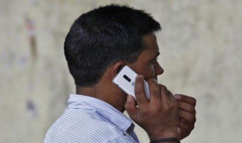 Hello Hello: सरकार की सख्ती के बावजूद नाकाम रहीं कंपनियां, दोगुनी हुई कॉल ड्रॉप की समस्या Hello Hello: सरकार की सख्ती के बावजूद नाकाम रहीं कंपनियां, दोगुनी हुई कॉल ड्रॉप की समस्या- India TV Paisa