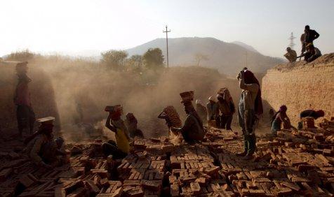 सरकार बढ़ाएगी देशभर में न्यूनतम मजदूरी का रेट, अर्थव्यवस्था को मिलेगा बूस्ट सरकार बढ़ाएगी देशभर में न्यूनतम मजदूरी का रेट, अर्थव्यवस्था को मिलेगा बूस्ट- India TV Paisa