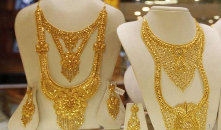 Gold below 26,000: शादियों के सीजन से पहले सस्ता हुआ gold, सरकार ने कम की सोने-चांदी पर इंपोर्ट टैरिफ वैल्यू Gold below 26,000: शादियों के सीजन से पहले सस्ता हुआ gold, सरकार ने कम की सोने-चांदी पर इंपोर्ट टैरिफ वैल्यू- India TV Paisa