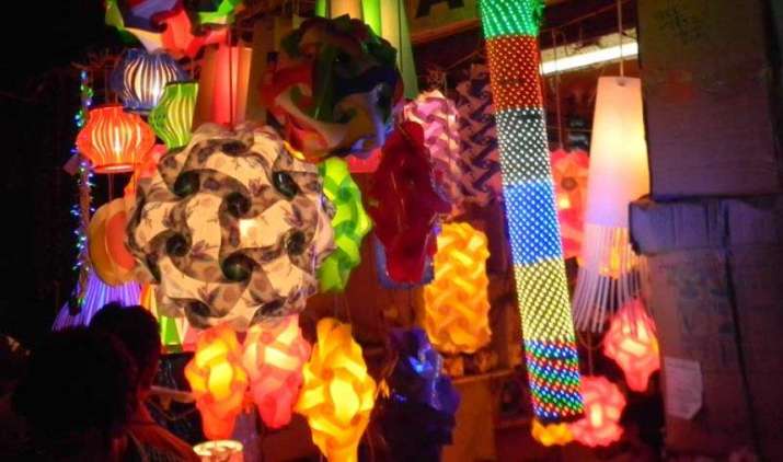 #FestivalSeason: इस दिवाली घर को सजाना है तो ये लाइटिंग प्रोडक्ट हैं खास #FestivalSeason: इस दिवाली घर को सजाना है तो ये लाइटिंग प्रोडक्ट हैं खास- India TV Paisa