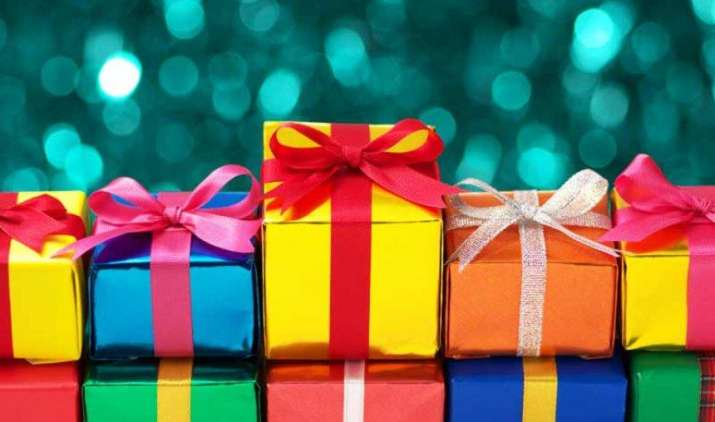 TrendingGifts: भाईदूज पर दीजिए बहनों को इन बेहतरीन गिफ्ट्स के साथ शुभकामनाएं TrendingGifts: भाईदूज पर दीजिए बहनों को इन बेहतरीन गिफ्ट्स के साथ शुभकामनाएं- India TV Paisa