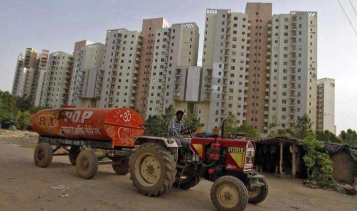 नोटबंदी और RERA के बाद इस साल घर खरीदने वालों के लिए आकर्षक रहेगा रियल एस्टेट सेक्टर नोटबंदी और RERA के बाद इस साल घर खरीदने वालों के लिए आकर्षक रहेगा रियल एस्टेट सेक्टर- India TV Paisa