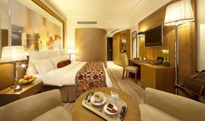 Luxury but Cheap: दिल्ली के 5 स्टार होटल्स दुनियां में सबसे सस्ते, एक रात का किराया 9433 रुपए Luxury but Cheap: दिल्ली के 5 स्टार होटल्स दुनियां में सबसे सस्ते, एक रात का किराया 9433 रुपए- India TV Paisa