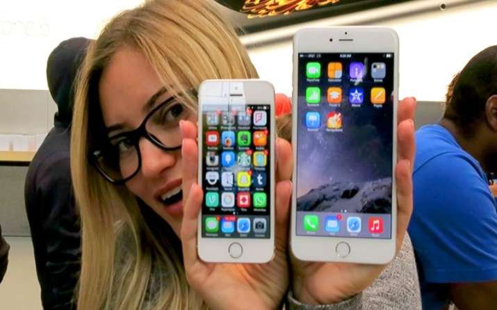 Histrory of iPhone : 10 वर्षों में कुछ इस तरह बदलती गई iPhone की सूरत और टेक्नोलॉजी Histrory of iPhone : 10 वर्षों में कुछ इस तरह बदलती गई iPhone की सूरत और टेक्नोलॉजी- India TV Paisa