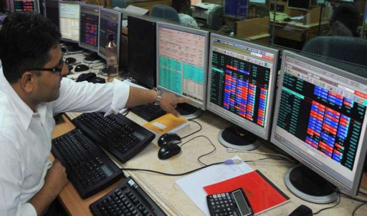 सेंसेक्स में 125 और निफ्टी में 50 अंक से ज्यादा की गिरावट, टॉरेंट फार्मा और इंडियन होटल्स में 10% लुढ़के सेंसेक्स में 125 और निफ्टी में 50 अंक से ज्यादा की गिरावट, टॉरेंट फार्मा और इंडियन होटल्स में 10% लुढ़के- IndiaTV Paisa