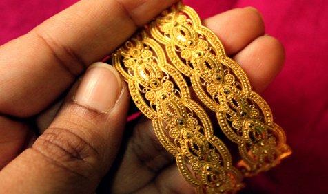 मांग बढ़ने से सोना फिर पहुंचा 31000 रुपए के पार, चांदी में 250 रुपए की तेजी मांग बढ़ने से सोना फिर पहुंचा 31000 रुपए के पार, चांदी में 250 रुपए की तेजी- India TV Paisa