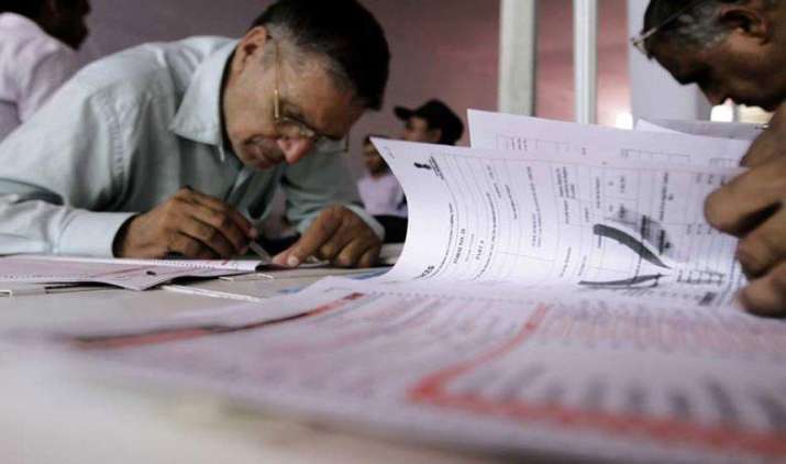 इनकम टैक्स रिटर्न फाइल करने के लिए बचे सिर्फ 2 हफ्ते, रखें इन बातों का ध्यान इनकम टैक्स रिटर्न फाइल करने के लिए बचे सिर्फ 2 हफ्ते, रखें इन बातों का ध्यान- IndiaTV Paisa