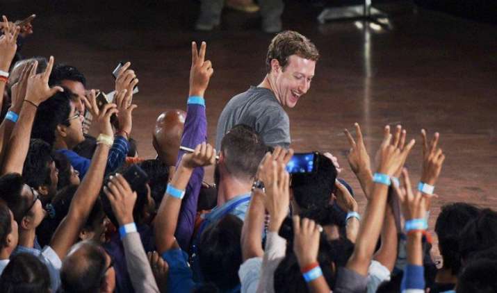 क्या Facebook कर रहा है अपना स्मार्टफोन लाने की तैयारी? कंपनी ने दायर की पेटेंट की याचिका क्या Facebook कर रहा है अपना स्मार्टफोन लाने की तैयारी? कंपनी ने दायर की पेटेंट की याचिका- India TV Paisa